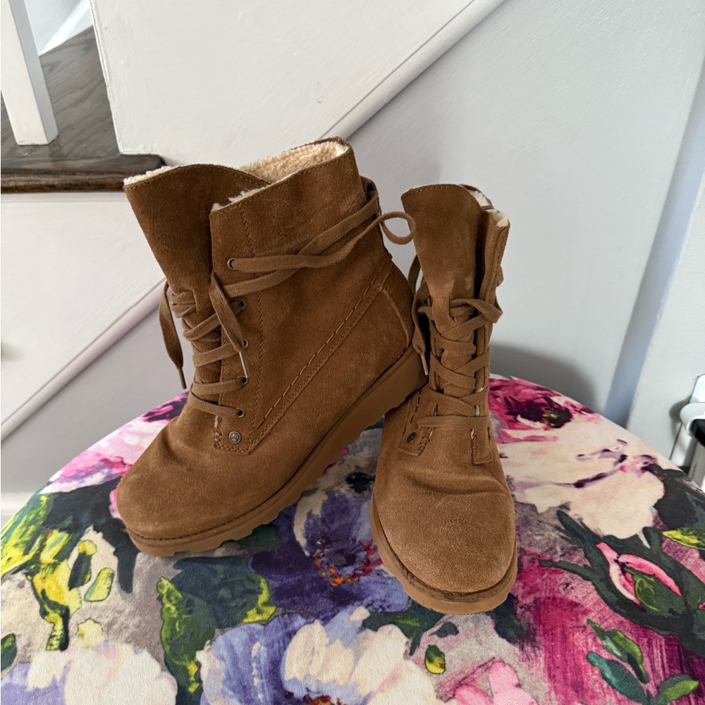 BearPaw Tan Lace Up Women's Boots